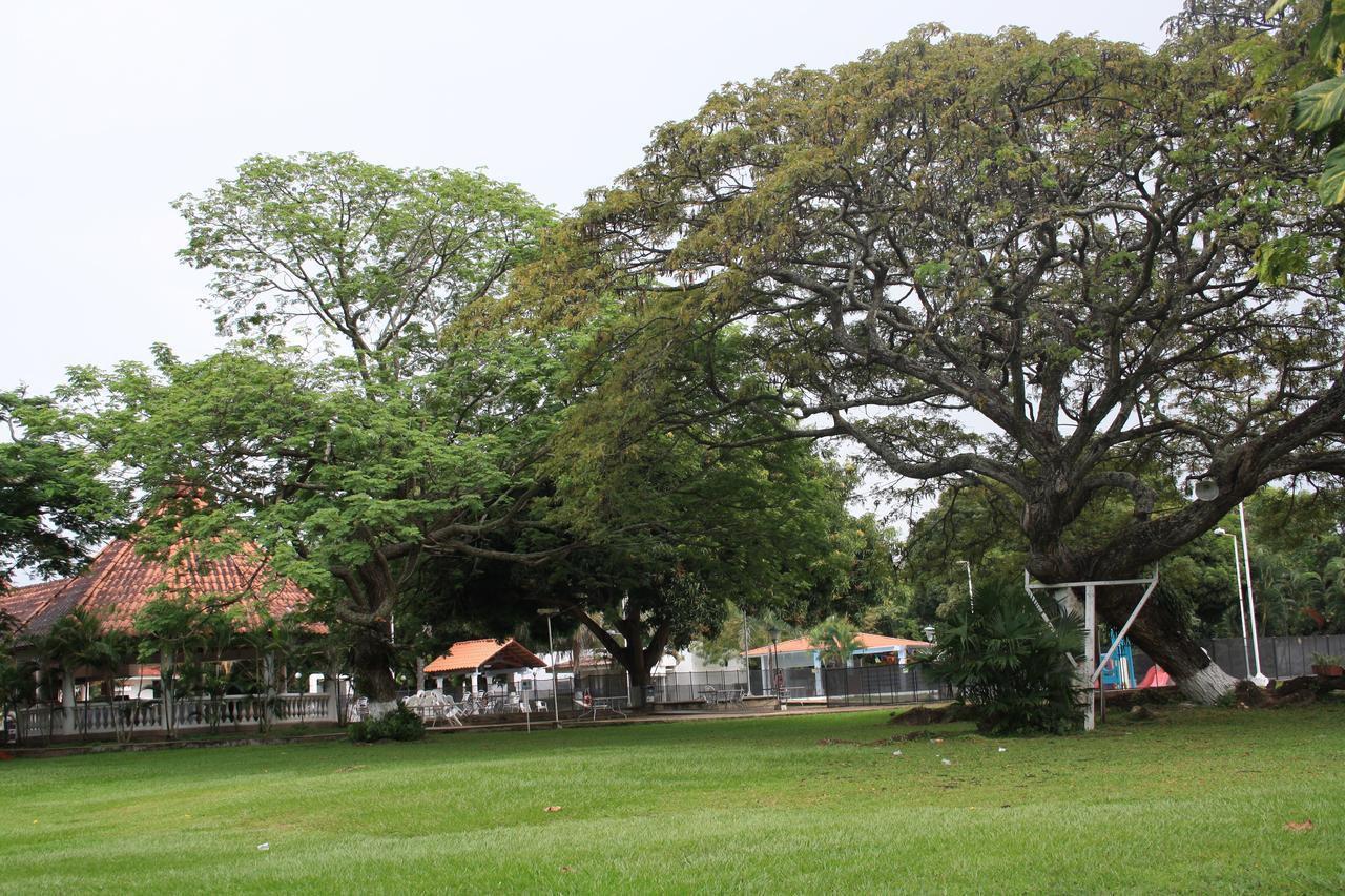 Club Campestre De Neiva Hotel Neiva  Kültér fotó